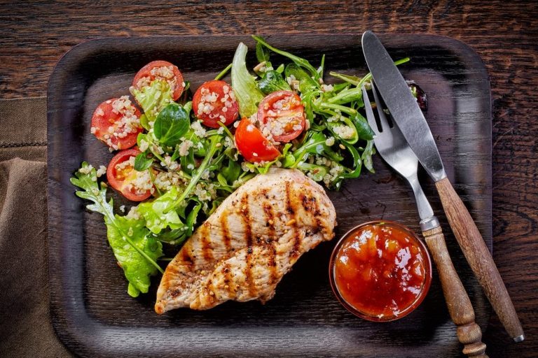 Chicken fillet with quinoa salad