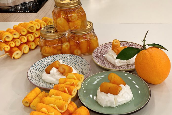 γλυκο πορτοκαλι! Μια υπεροχη συνταγη για γλυκο του κουταλιου πορτοκαλι με ολοκληρο κομματι πορτοκαλιου σε ροδελες!