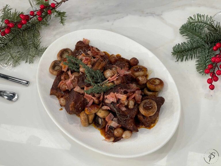 Μοσχαράκι bourguignon (Μπουργκινιόν)