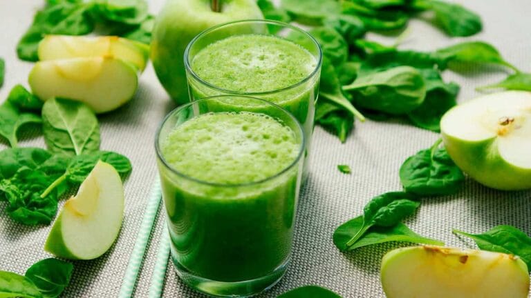 Green detox smoothie για φουλ ενέργεια