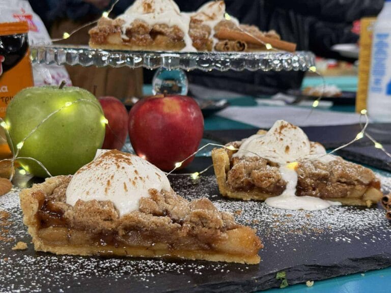 Φθινοπωρινή τάρτα μήλου με crumble