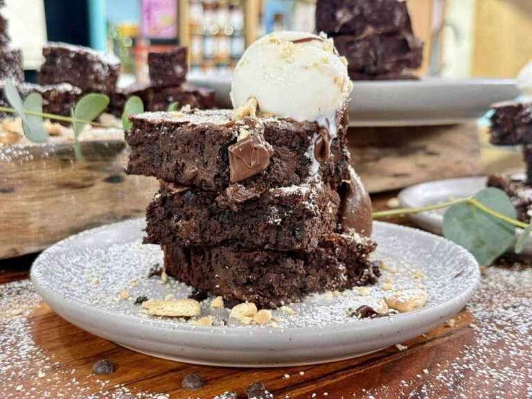 Αφράτα και ζουμερά σοκολατένια brownies