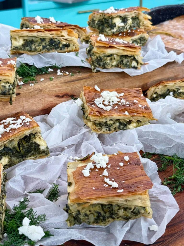 Φθινοπωρινή σπανακόπιτα με χωριάτικο φύλλο 1 Φθινοπωρινή σπανακόπιτα με χωριάτικο φύλλο